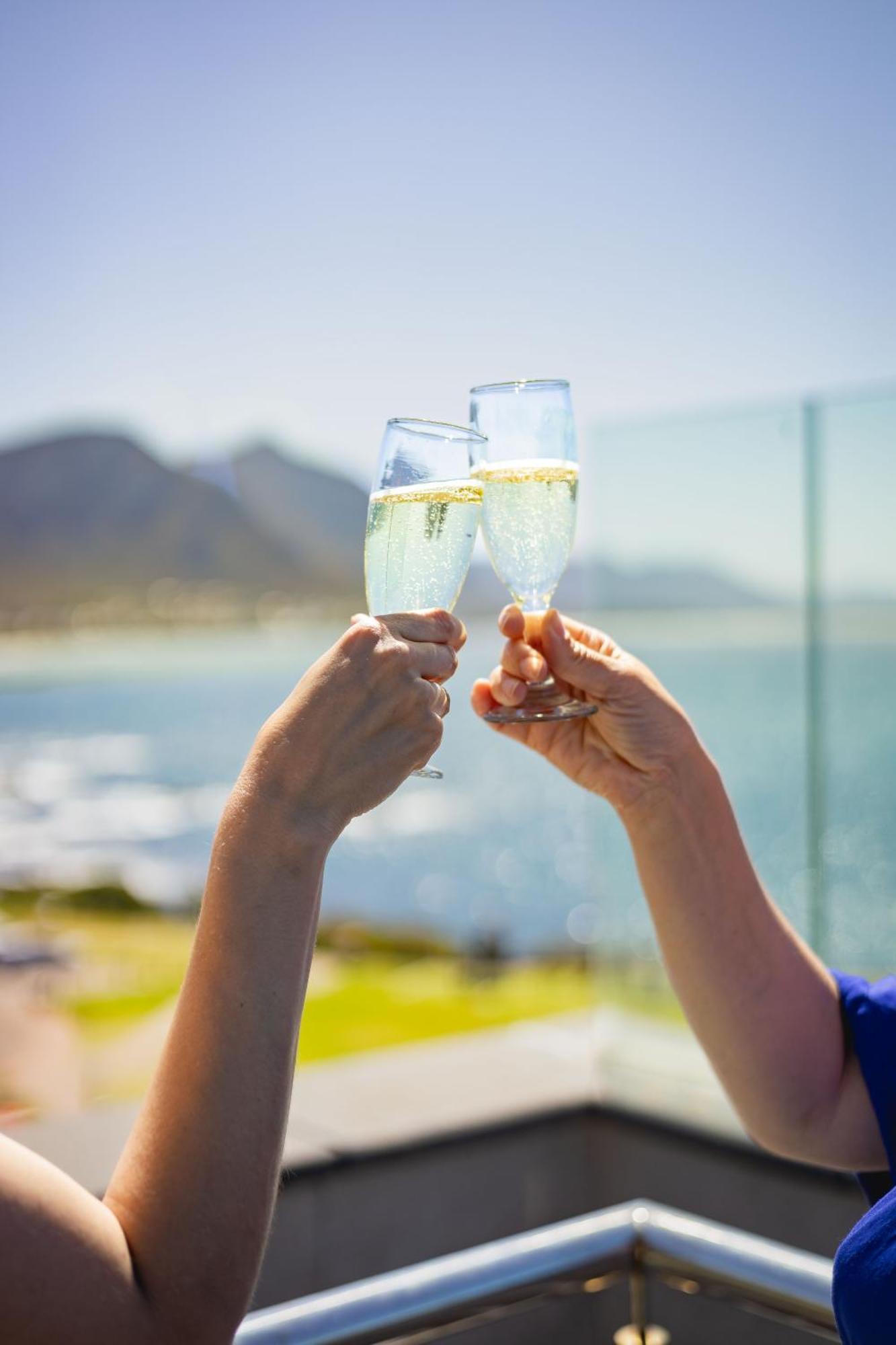 Hermanus Waterfront, Ocean Deluxe - Apartment 2 Εξωτερικό φωτογραφία